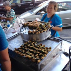 Bang Saen Nong Mon market 9